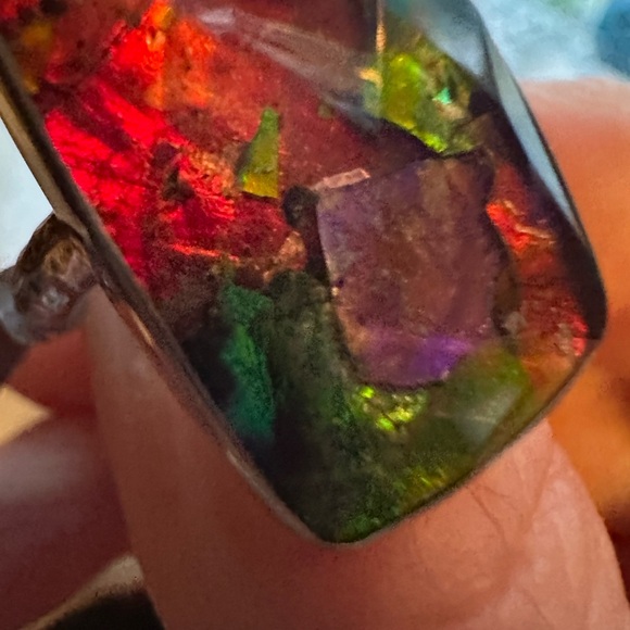 Ammolite and quartz doublet Gemstone Ring.  Comes with heart shaped box - Picture 2 of 12